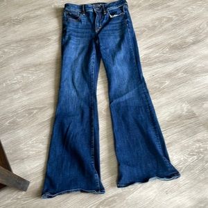 NWOT American Eagle 🦅 Next Level Stretch jeans size: 4 Reg low rise flare